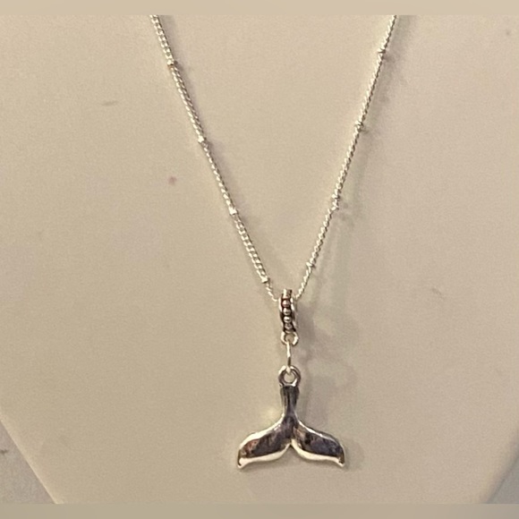 NEW Whale Tail necklace - Picture 1 of 3